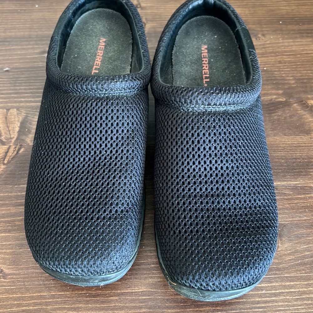 Merrell black mesh clogs slides